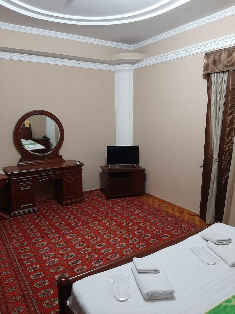 Green House Hotel - Hostel