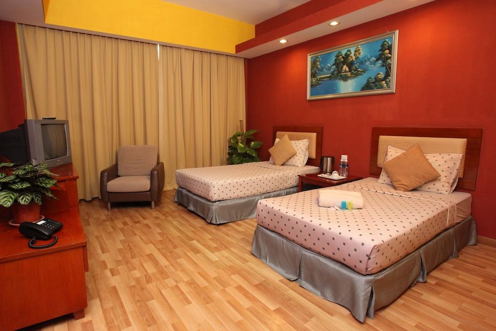 Mayres Hotel Kota Tinggi