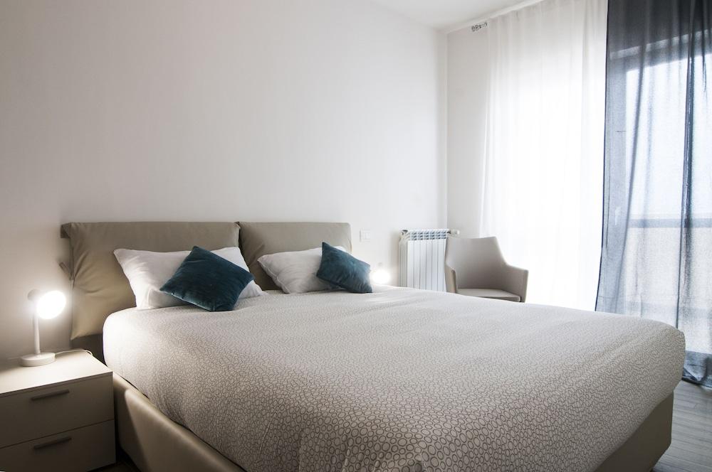 Fonte Laurentina Apartments