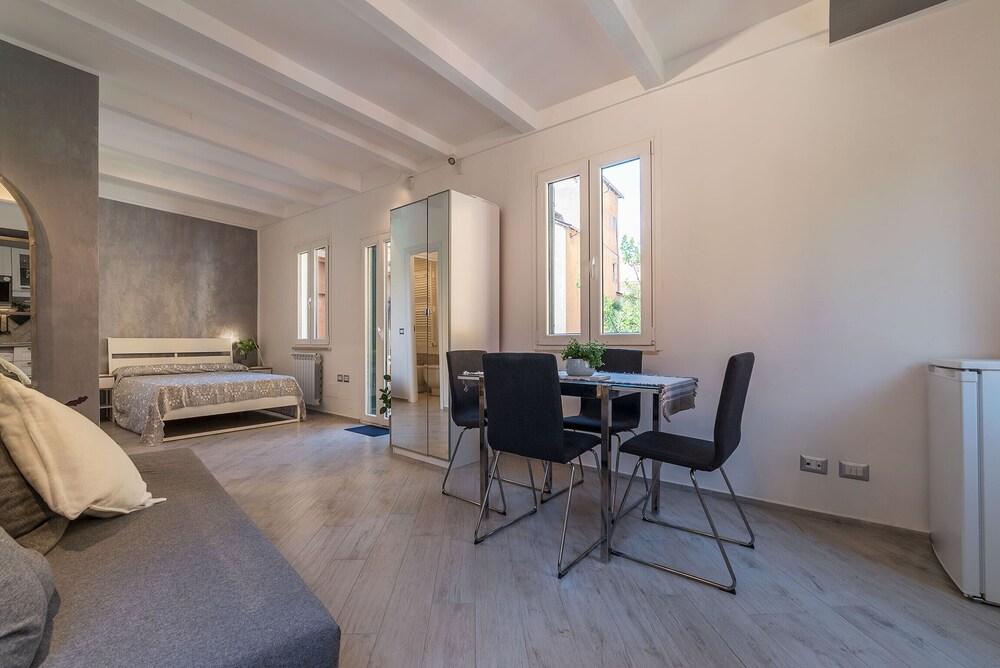 Santa Prassede Rooftop Terrace Studio