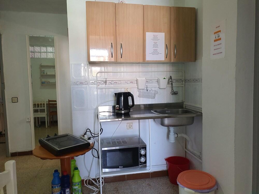 Low Cost Room Las Llaves 1