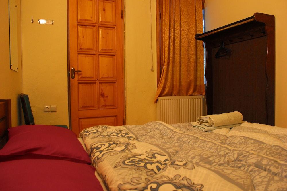 Old District Guest House