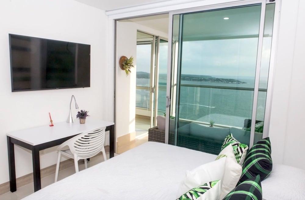 1 Bedroom Ocean View Apartment