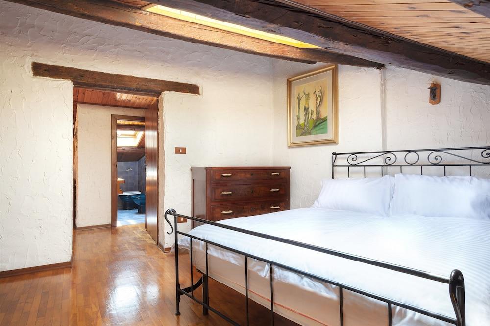 Exclusive Palazzo Schifanoia Apartment