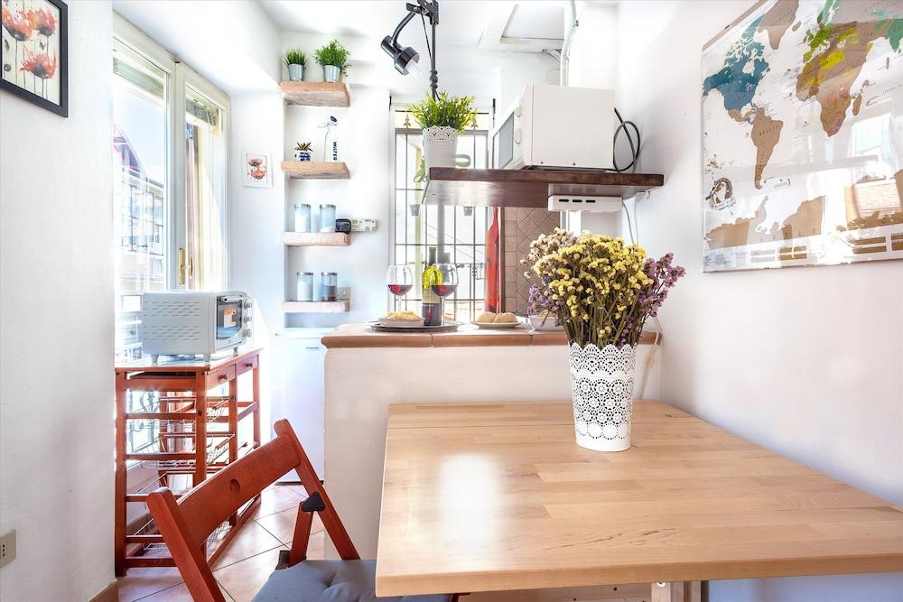 Ferrara Mercato Fancy Studio