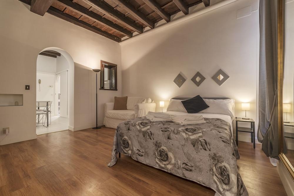 Fori Imperiali Elegant Apartment