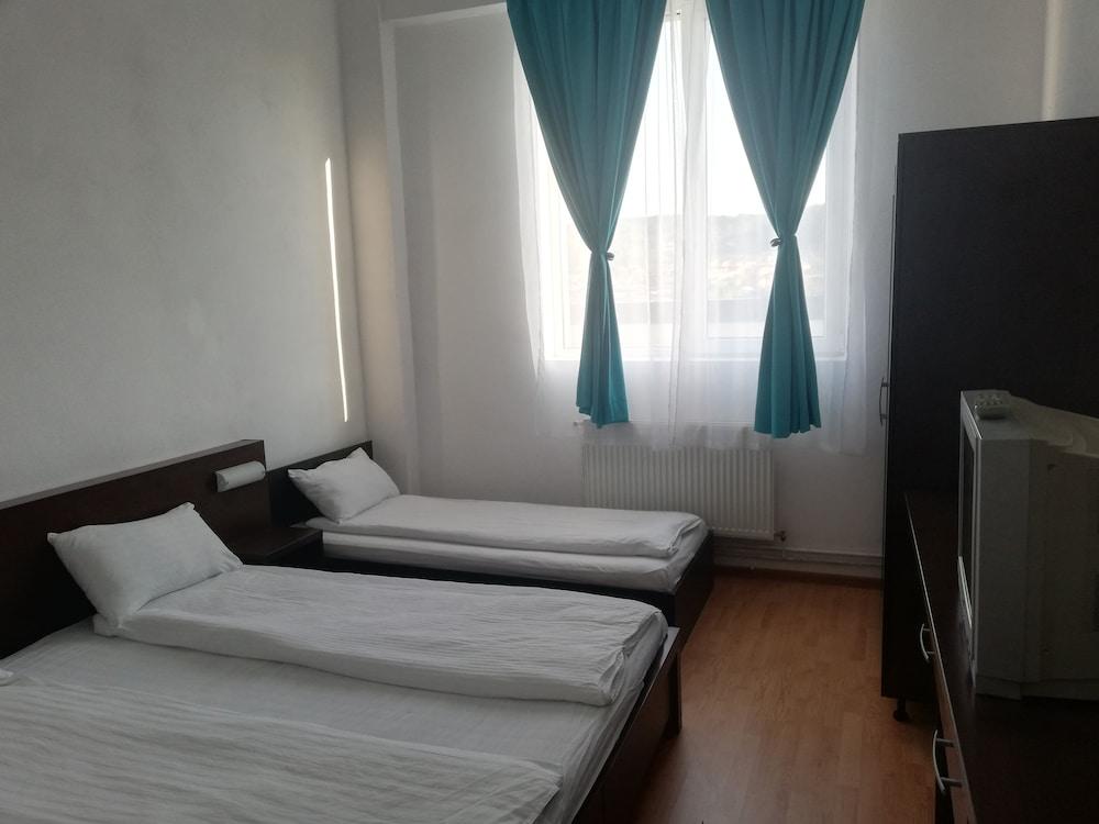 Hostel Valcea
