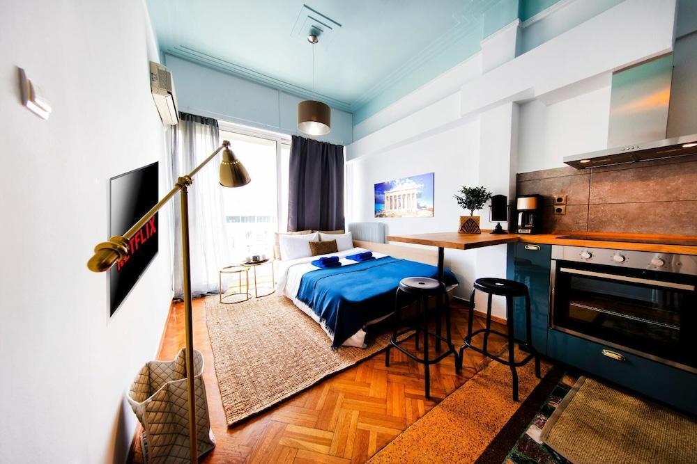 Your Home under the Acropolis Roofdeck