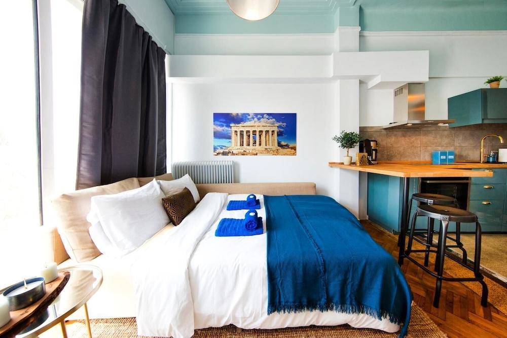 Your Home under the Acropolis Roofdeck