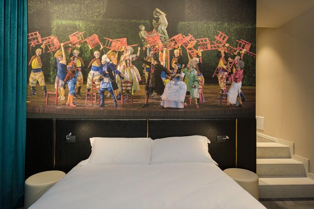 Theatrum Rooms and Apartments