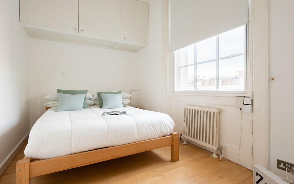 The Holland Park Escape - Modern & Central 2bdr Flat