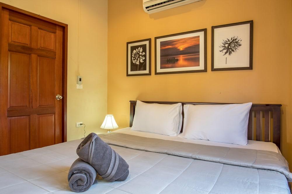 Blissful Villa Felicity with Ample Space