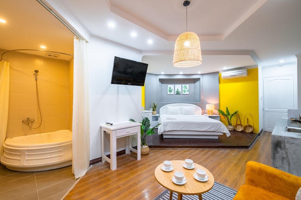 Chin Stays - Hotel and Apartment