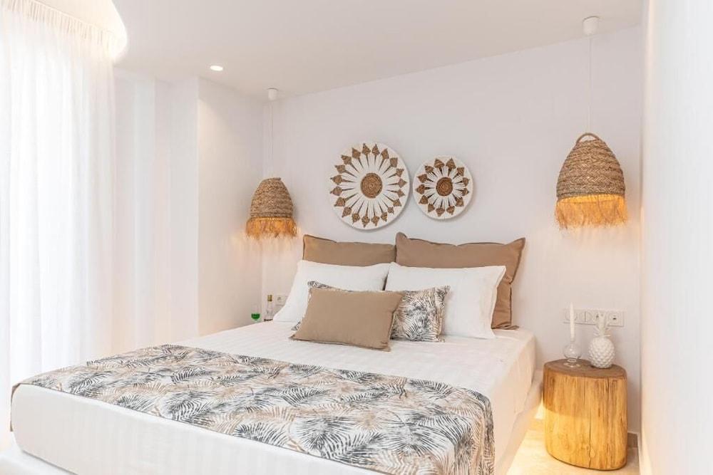 Almiriki Naxos Beachside Living