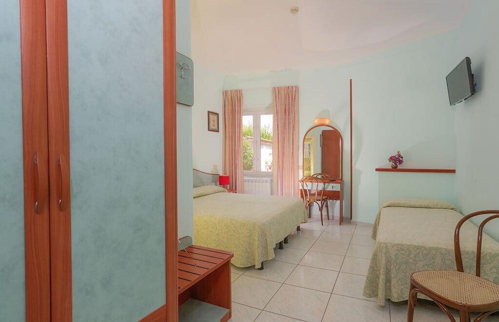 Hotel Pensione Monti