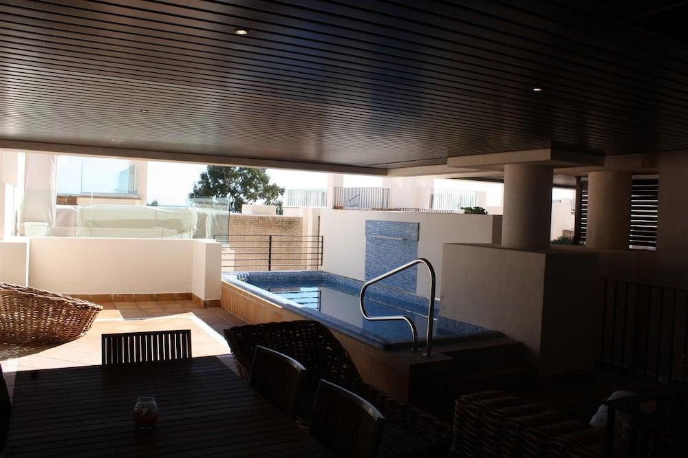 2 Beds Apartment with Private Pool