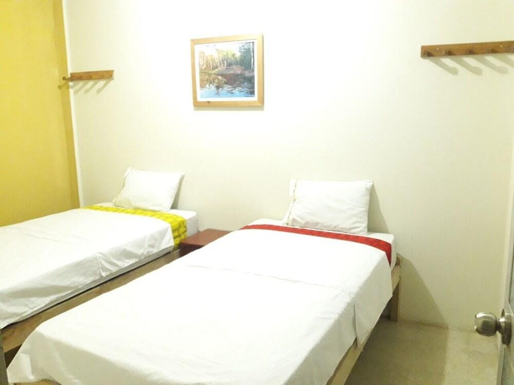 Ayaymama Mystic Backpacker