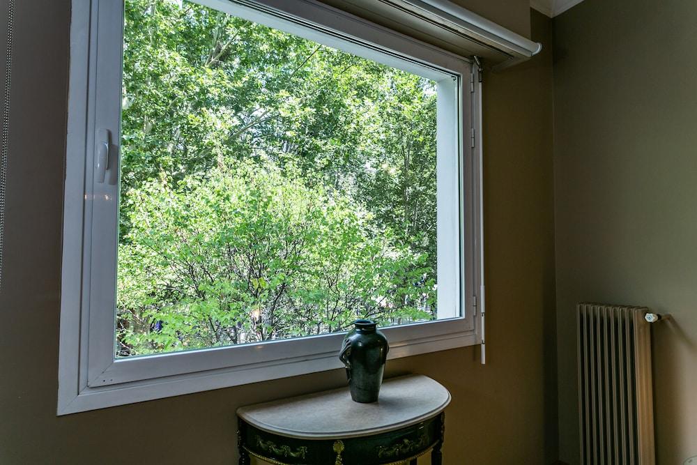 Acropolis Urban Apartments