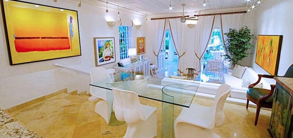 Emerald Beach 4 - Villa Plumbago