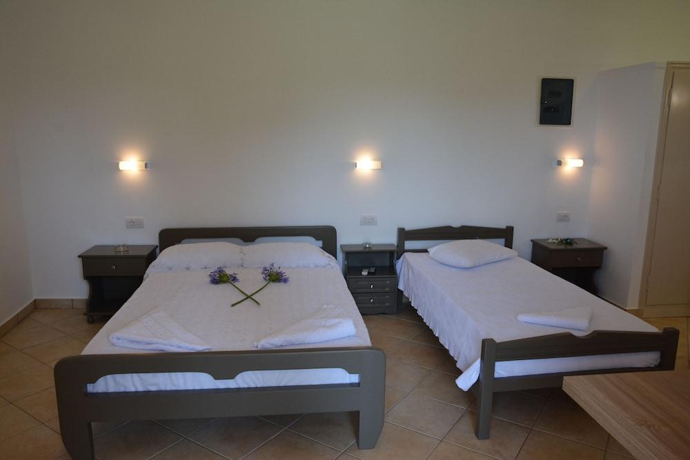 Petros Giatras - Rooms