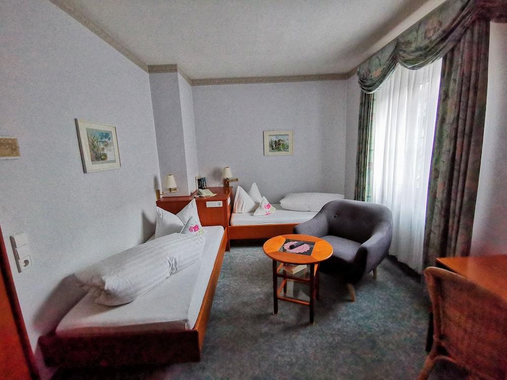 Hotel Restaurant Kaiserstuehler Hof