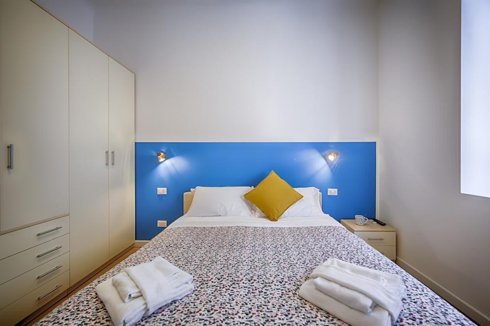 Oltremare Modern Flat