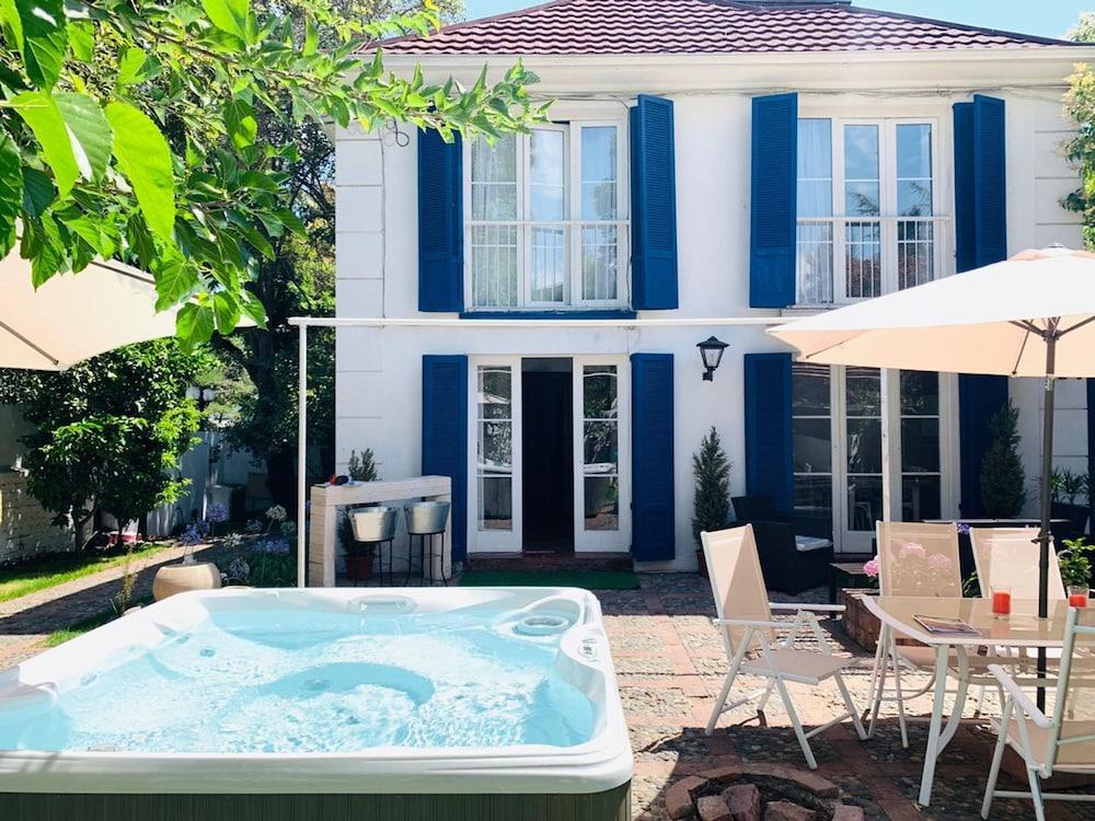 Santiago Village Hostel