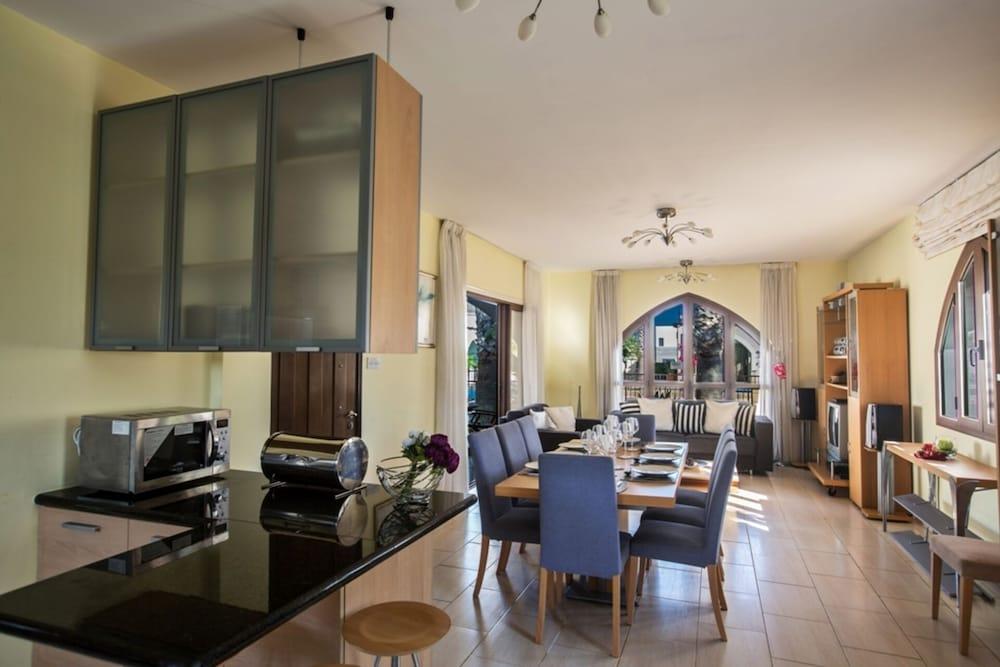 Private Villa in Pernera 1233