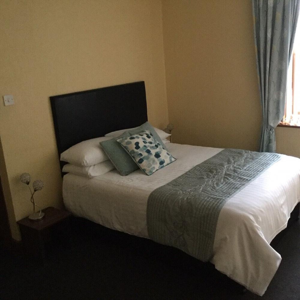 Woodlands Guest House