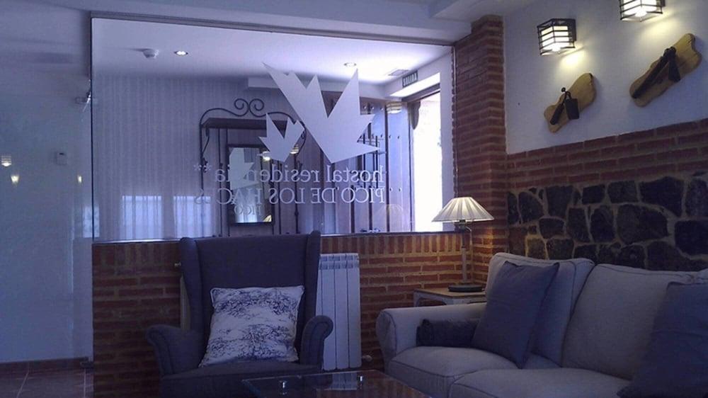 Hostal Residencia Pico de los Haces