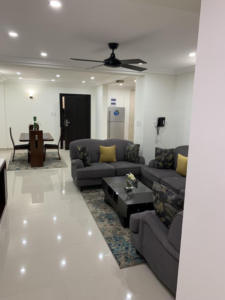 AM SEAVIEW RESIDENCE