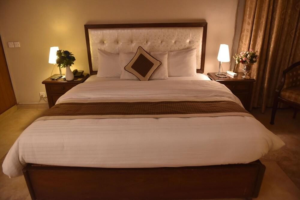 Shalimar Tower Hotel Lahore