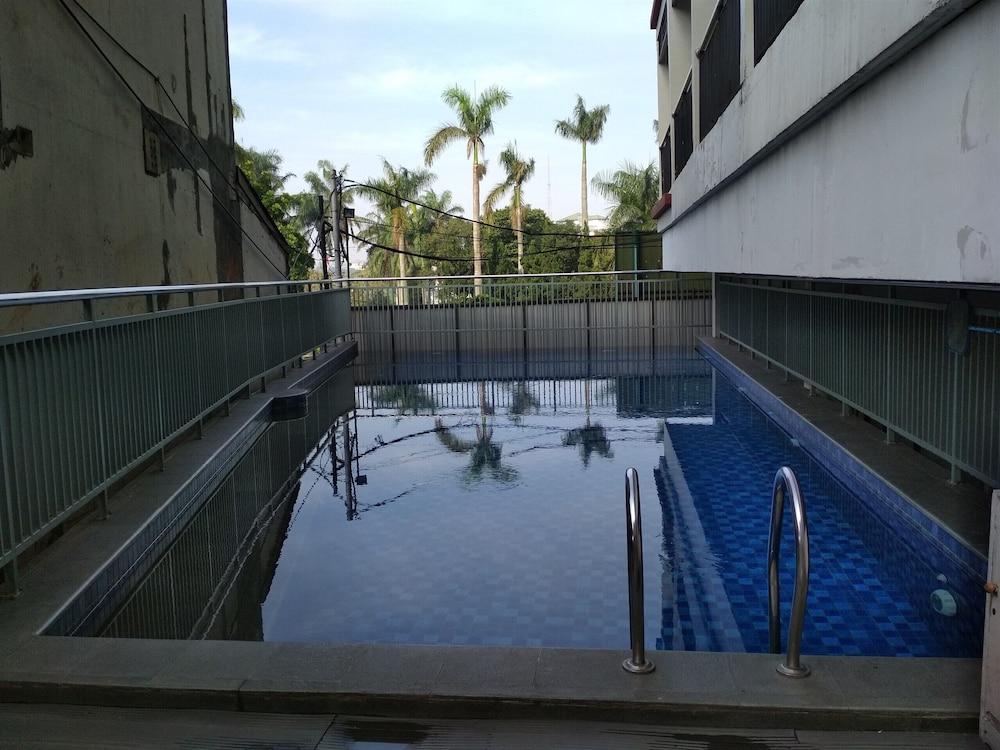 Comfortable Studio at Beverly Dago Apartment near ITB
