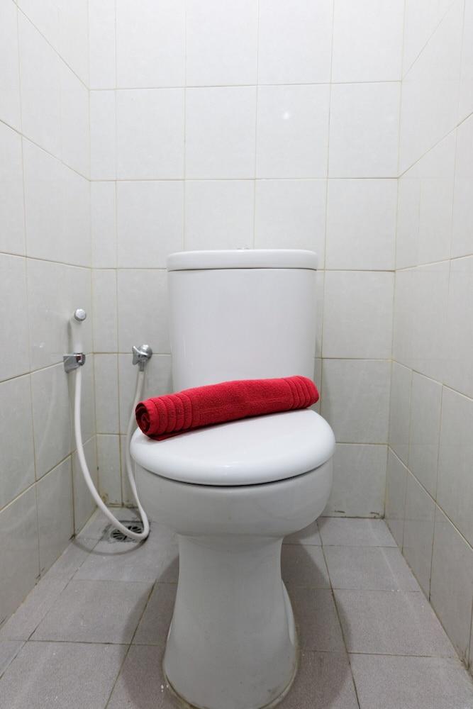 Simple Studio @ Poris 88 Apartment