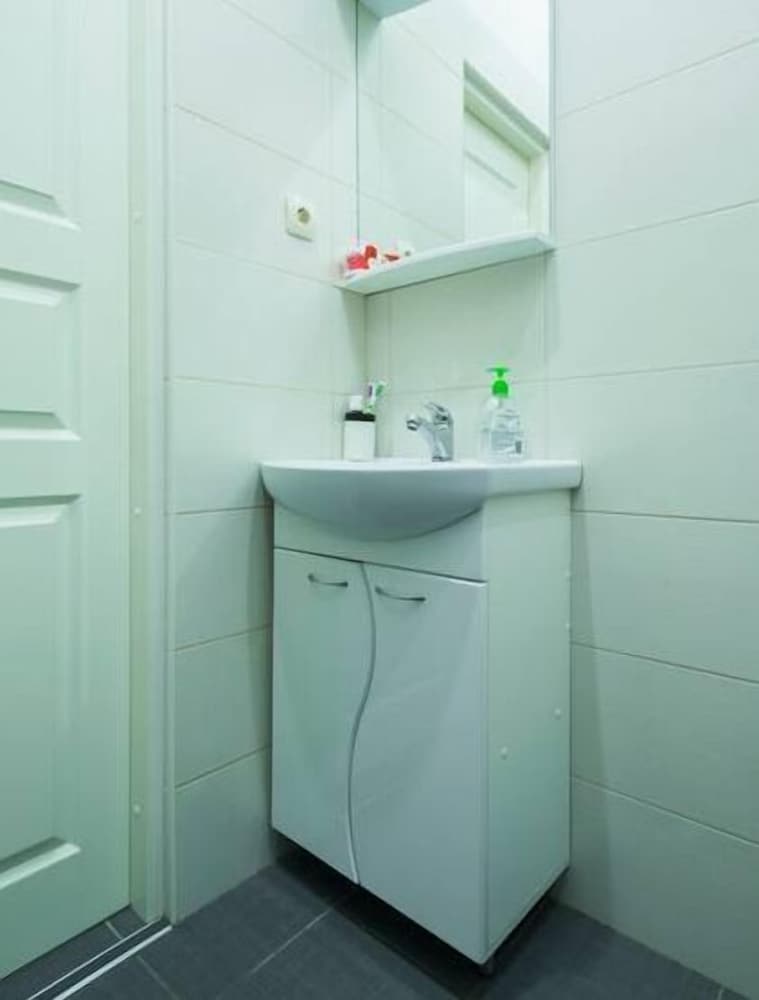 Neotel Apartments Marata