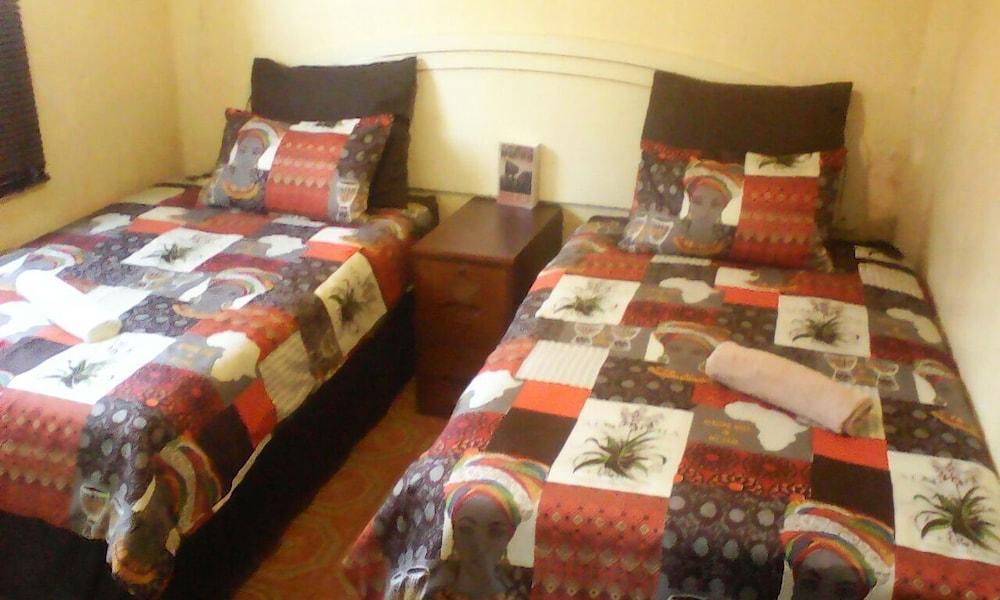 Orlando West Guest House - Hostel