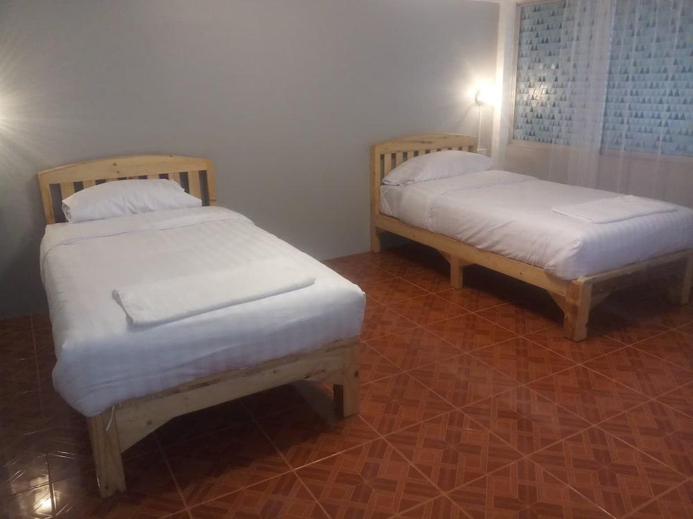 Nuengthong Hostel