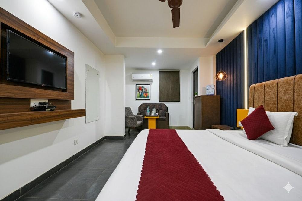 Hotel Platinum-Free Airport Pickup