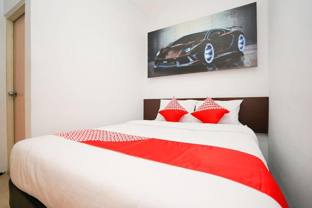 OYO 1541 Padang Pasir C-12 Residence
