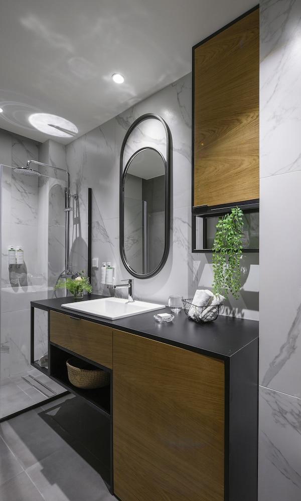 Olvios Luxury Suites