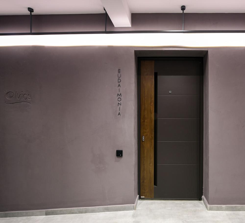 Olvios Luxury Suites