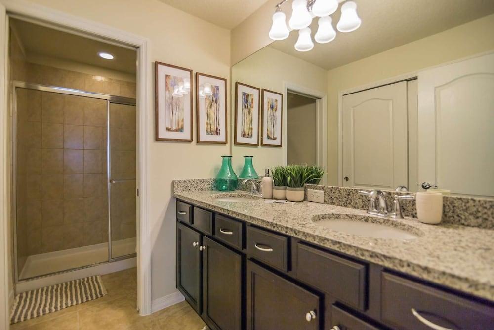 9039 Windsor at Westside