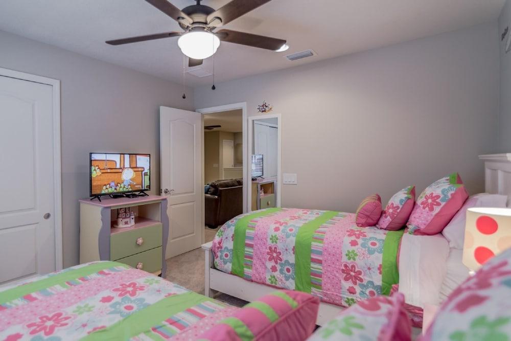 2054 Windsor at Westside