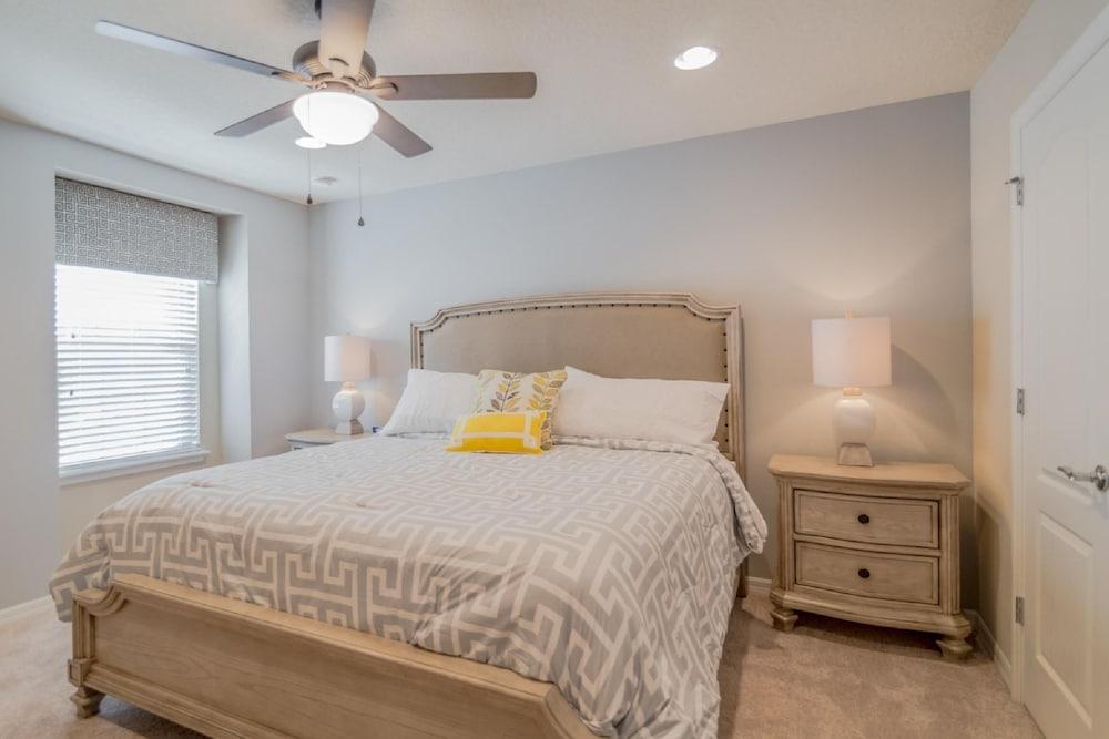 2054 Windsor at Westside