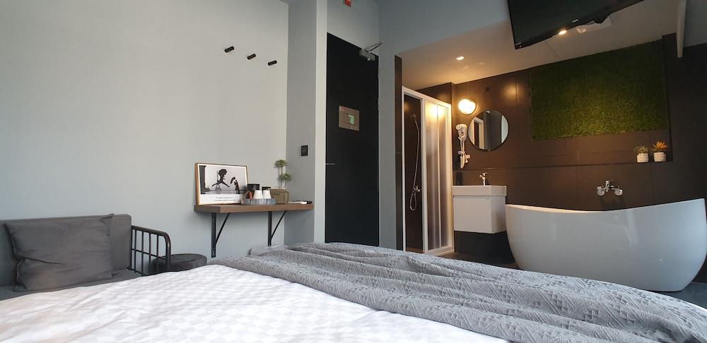 Leo 111 - Yancheng Pier 2