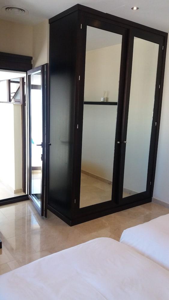 First Line Penthouse With Private Pool