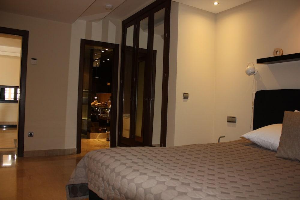 Frontline Penthouse With Private Pool