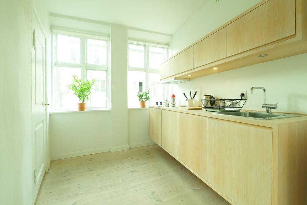 Central Canal Apartments 5