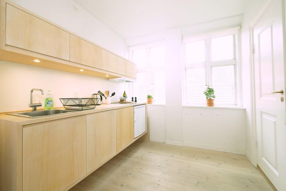 Central Canal Apartments 6