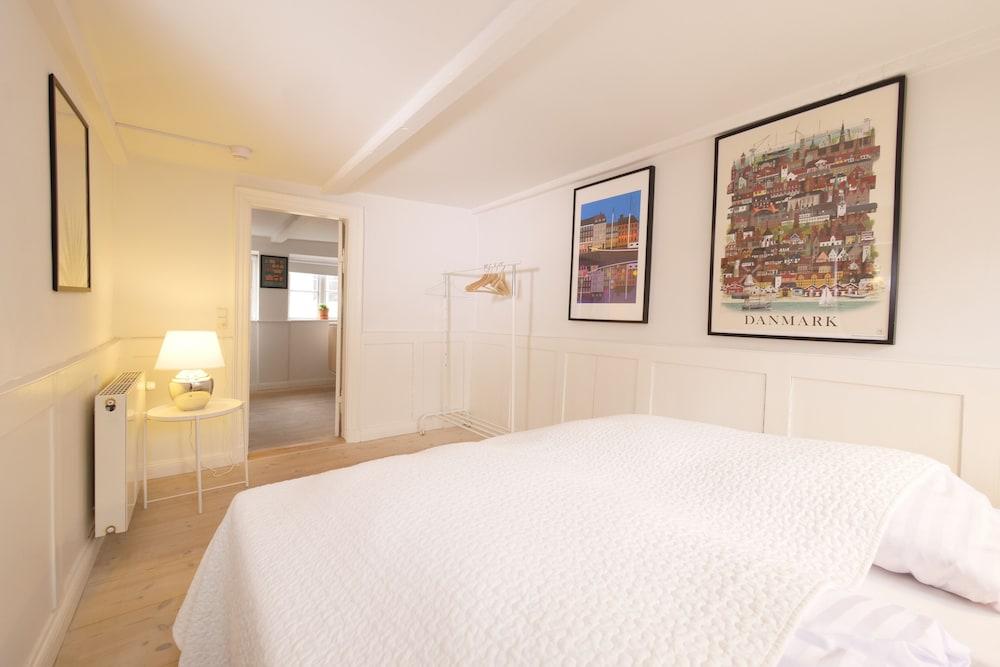 Central Canal Apartments 8